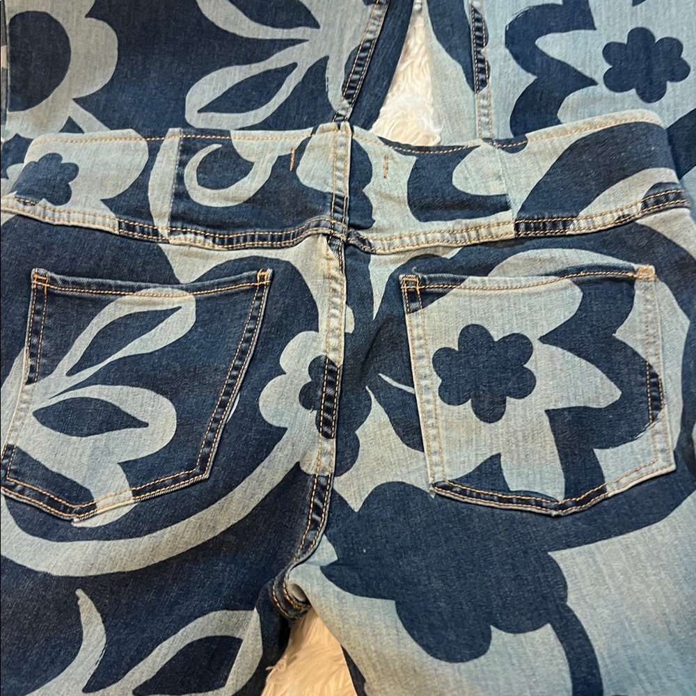 Free People Penny Pull-On Printed Flare Jeans 29 blue floral swirl pattern rare - Picture 4 of 7